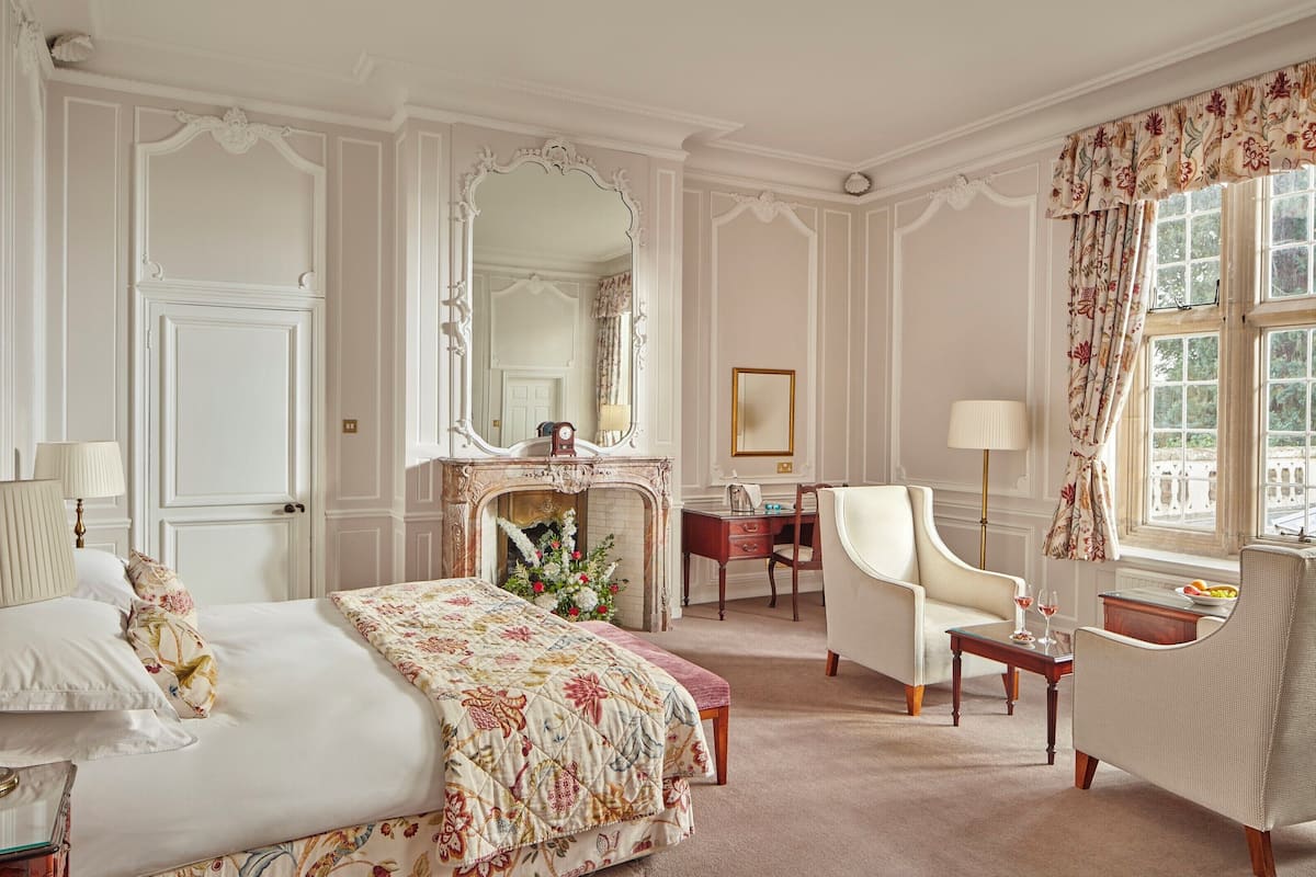 Mansion Superior Classic | Premium bedding, in-room safe, desk, blackout drapes
