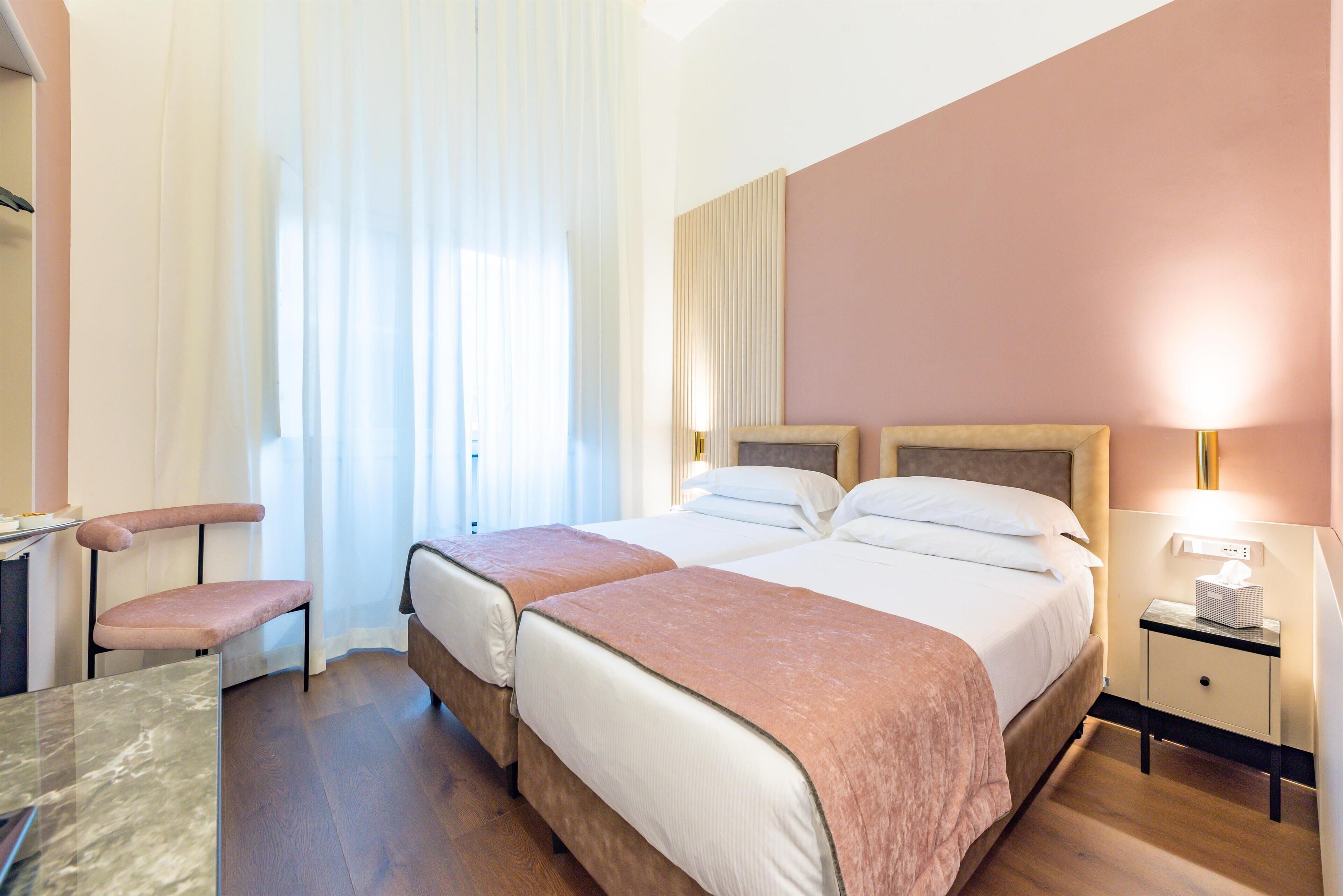 クラシック ルーム シングルベッド 2 台 | ミニバー、デスク、可動式ベッド、WiFi (無料)