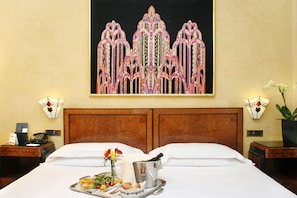 Klassieke kamer, 1 tweepersoonsbed | Een minibar, een bureau, extra bedden, gratis wifi