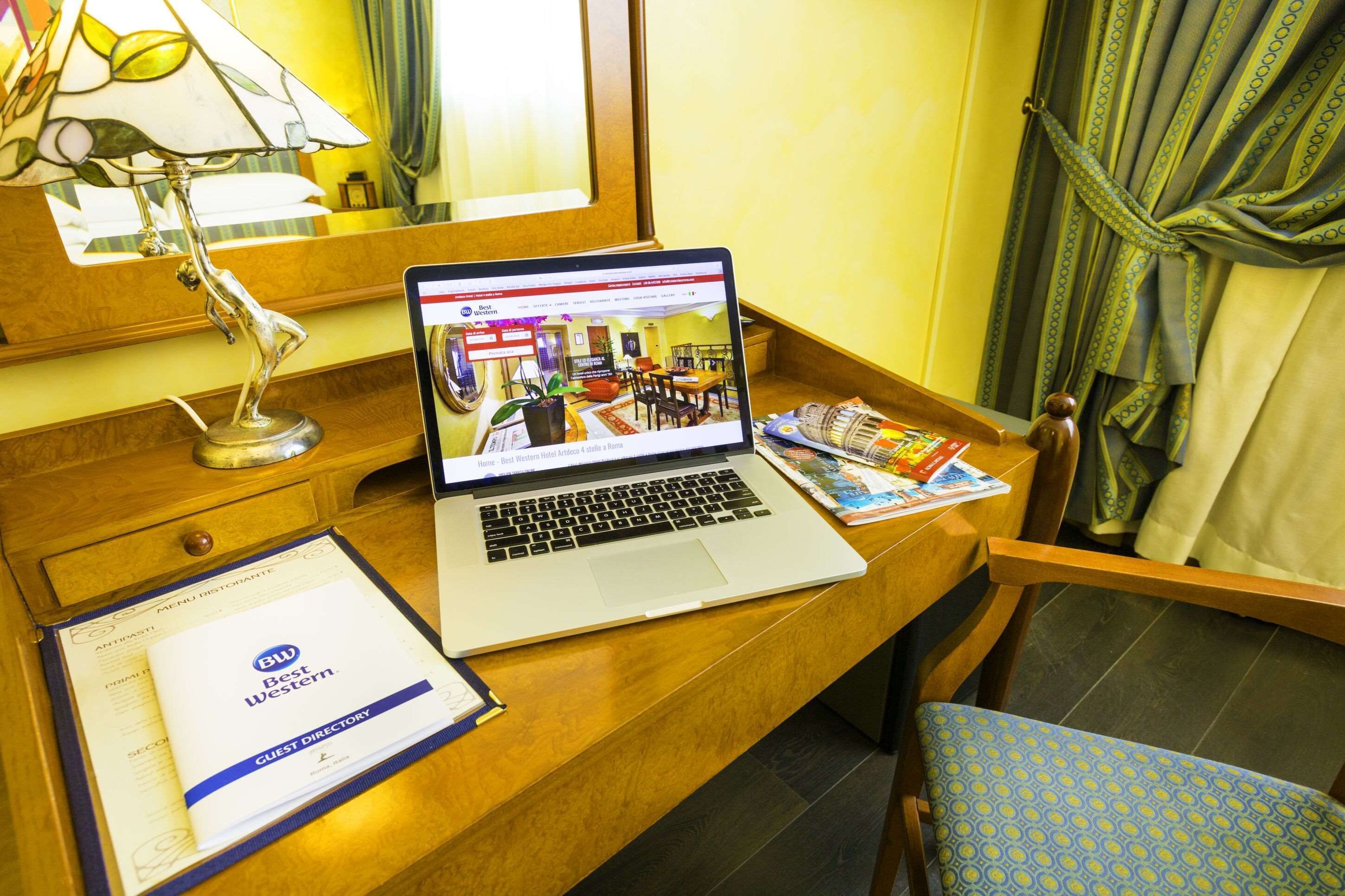 1 bedroom, minibar, desk, rollaway beds