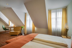 Comfort-Doppel- oder -Zweibettzimmer, 1 Schlafzimmer | Hochwertige Bettwaren, kostenlose Minibar, Zimmersafe, Schreibtisch