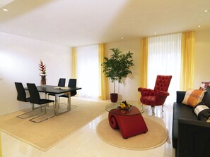 Exclusive Suite, 1 King Bed with Sofa bed, Kitchenette