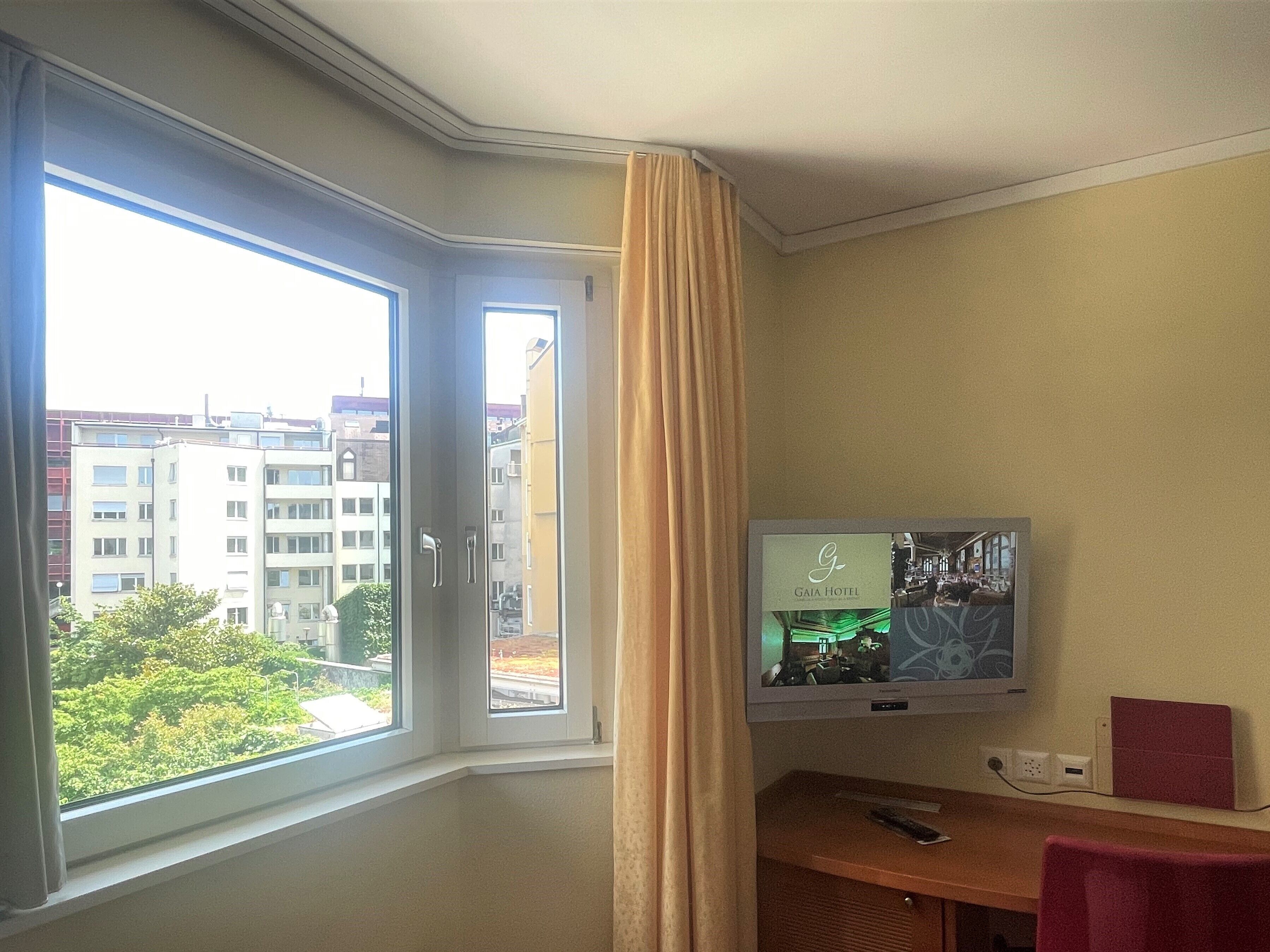 economy single room, 1 single bed | 1 bedroom, premium bedding, free minibar, in-room safe