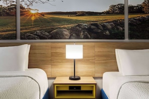 Chambre Deluxe, 2 grands lits, non-fumeur | Coffre-fort, bureau, rideaux d’obscurcissement