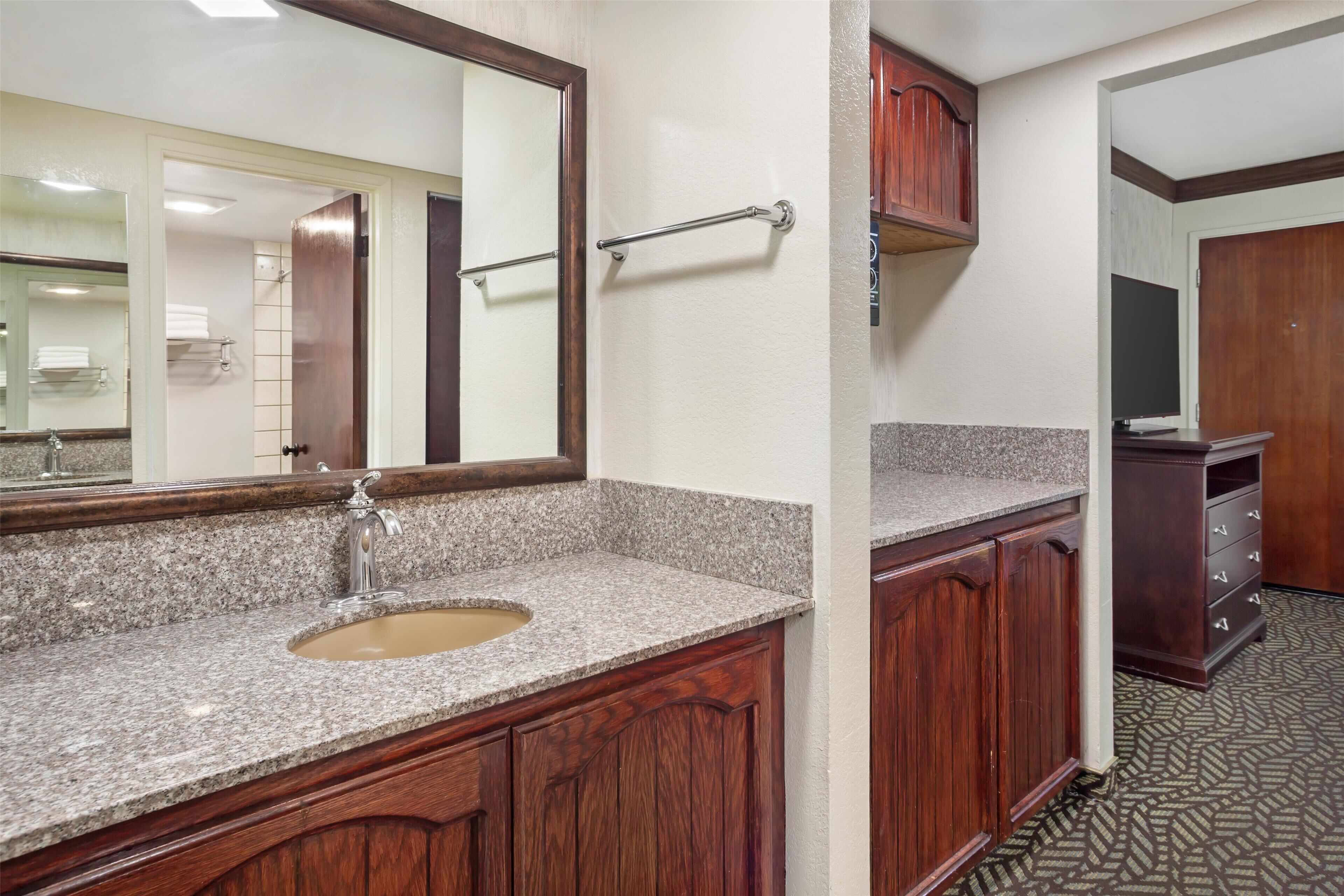 family suite, multiple beds, non smoking | iron/ironing board, cots/infant beds, rollaway beds, bed sheets