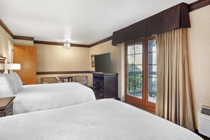 Family Suite, Multiple Beds, Non Smoking, Refrigerator & Microwave