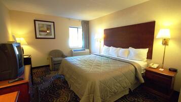 Deluxe Room, 1 Katil Raja (King), Non Smoking, Refrigerator & Microwave | Meja, langsir/tirai gelap terus, seterika/papan seterika