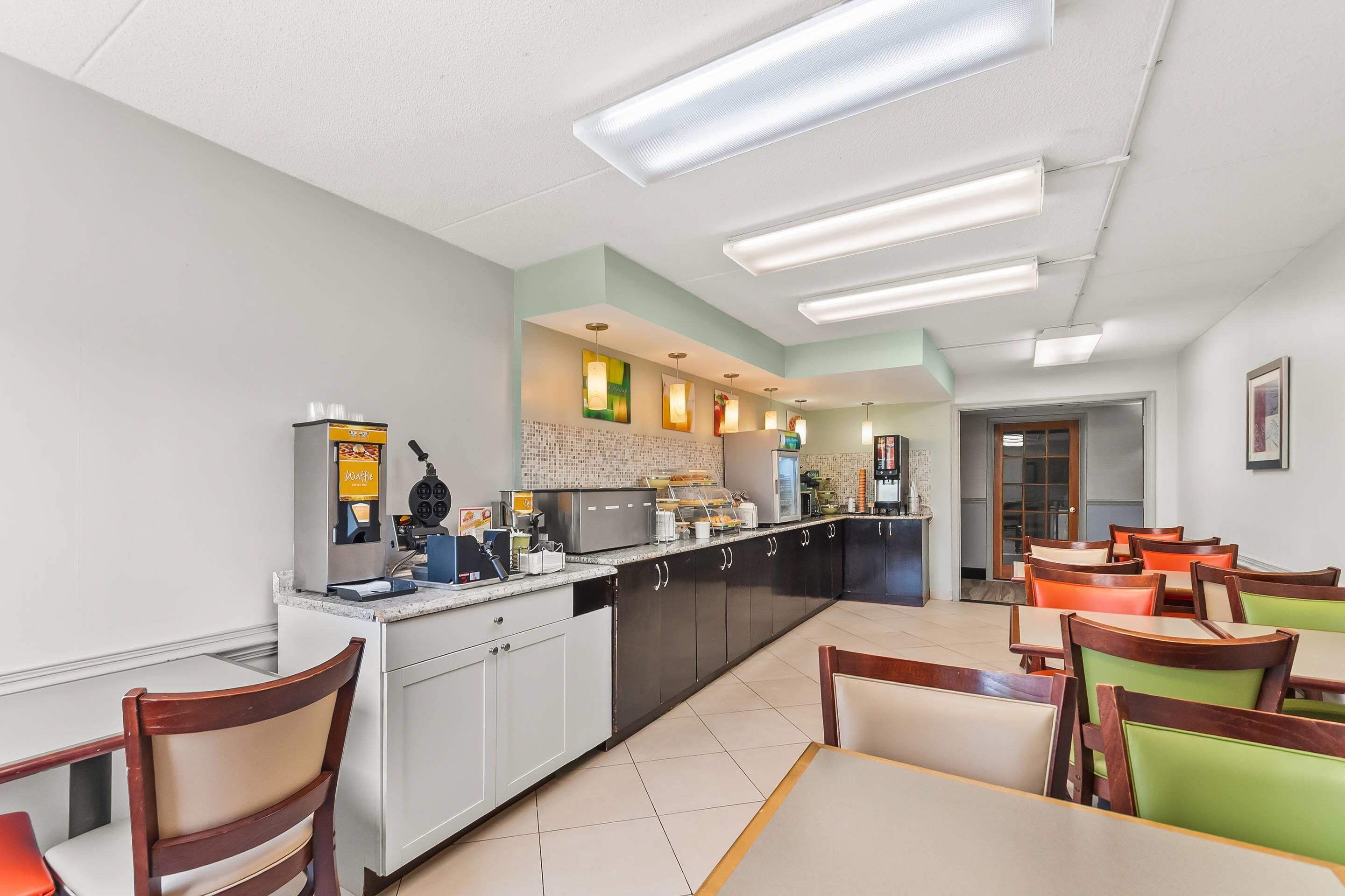 free daily continental breakfast