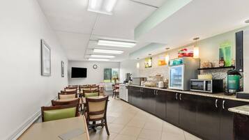 Free daily continental breakfast