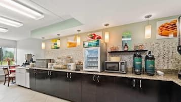 Café da manhã continental grátis todos os dias
