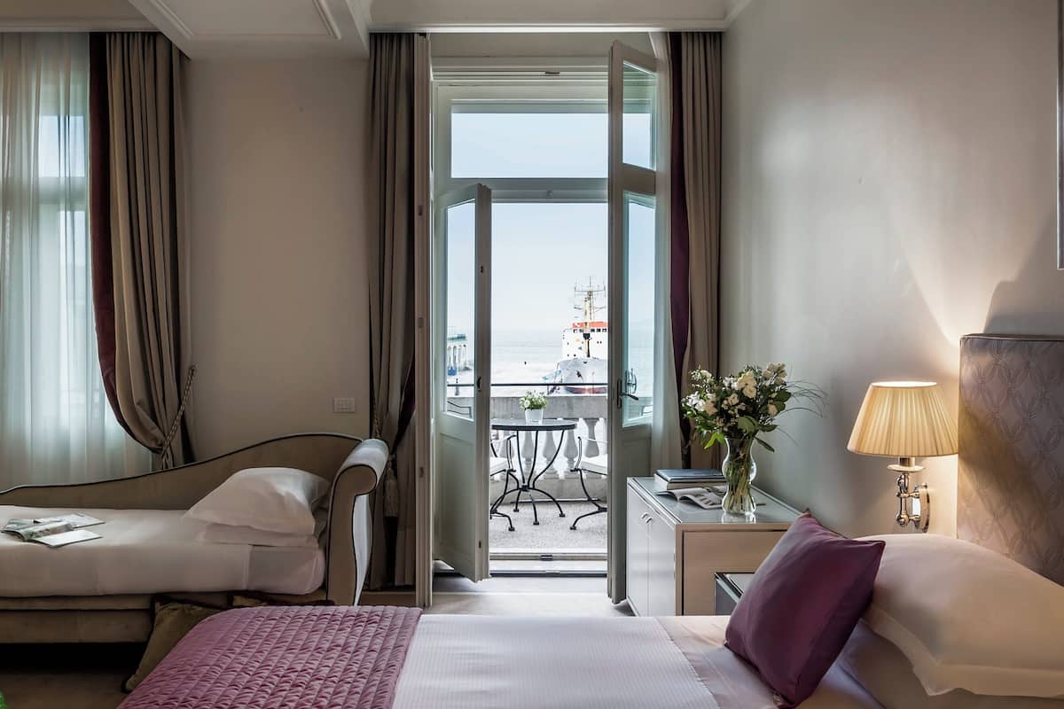 deluxe room, balcony, sea view | premium bedding, in-room safe, individually decorated