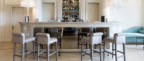 Bar (in der Unterkunft)