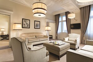 Presidential Suite | Premium bedding, in-room safe, individually decorated
