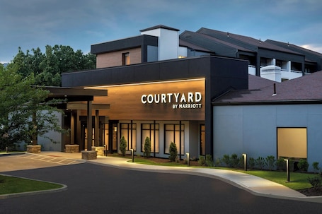 Exterior. Courtyard by Marriott Norwalk