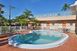 Outdoor pool, pool loungers