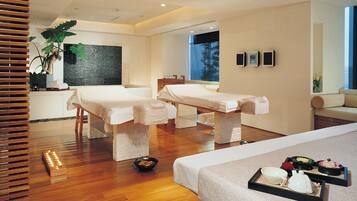 Couples treatment room(s), hot tub, steam room, body treatments