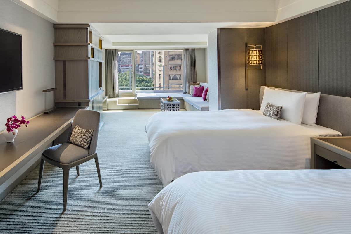 1 bedroom, down duvets, in-room safe, desk