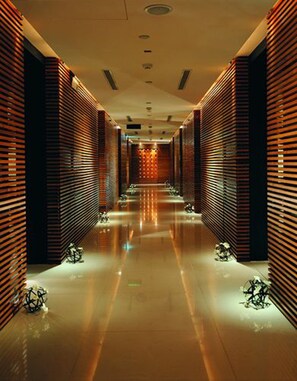 Couples treatment rooms, hot tub, steam room, body treatments - Regent Taipei (Taipei)