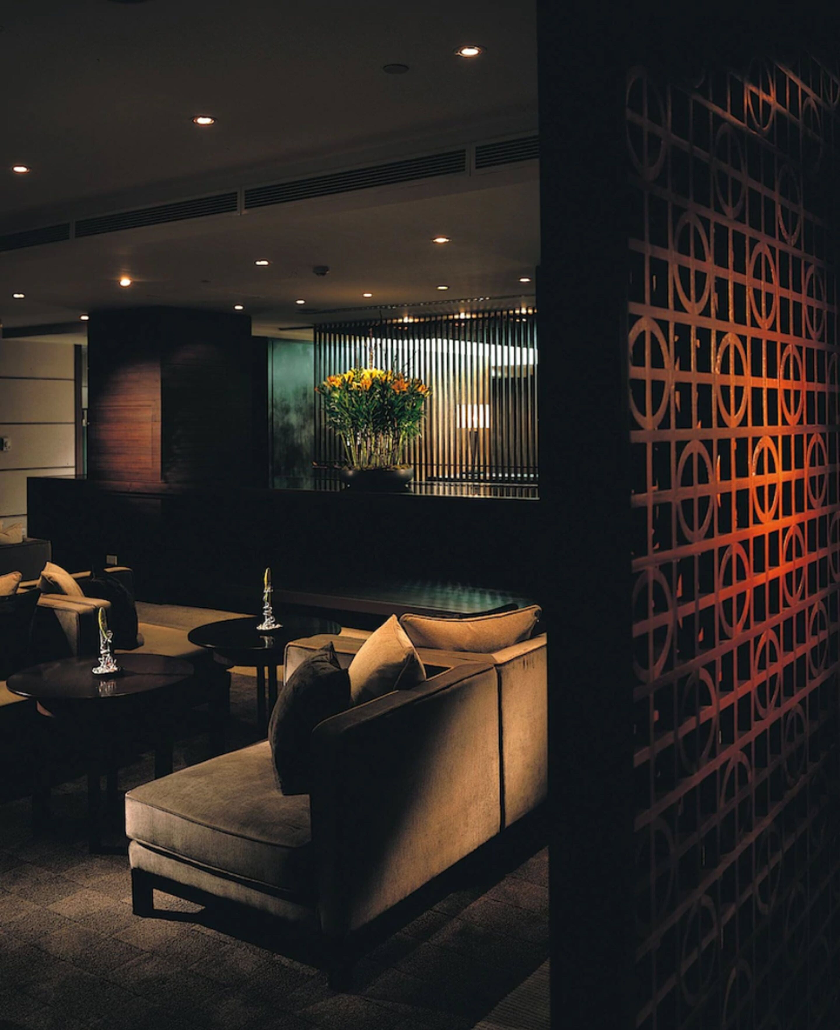 taipan club king with club benefit | 1 bedroom, down duvets, in-room safe, desk