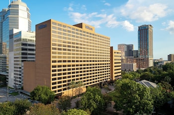 Hotel Exterior at Hilton Houston Plaza/Medical Center