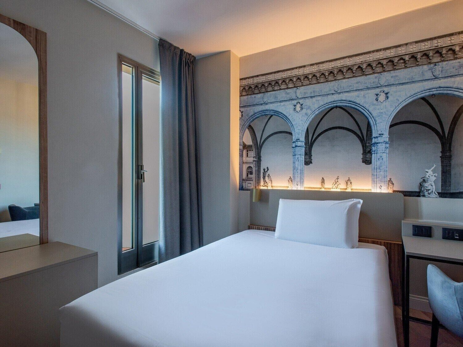 Yhden hengen superior-huone, tupakointi kielletty, terassi | Tallelokero huoneessa, työpöytä, pimennysverhot, ilmainen Wi-Fi