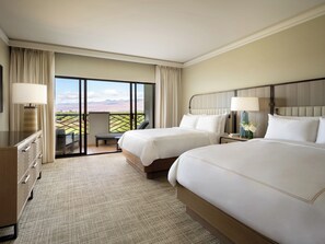 Hypo-allergenic bedding, in-room safe, desk, laptop workspace - Fairmont Orchid (Kohala Coast)