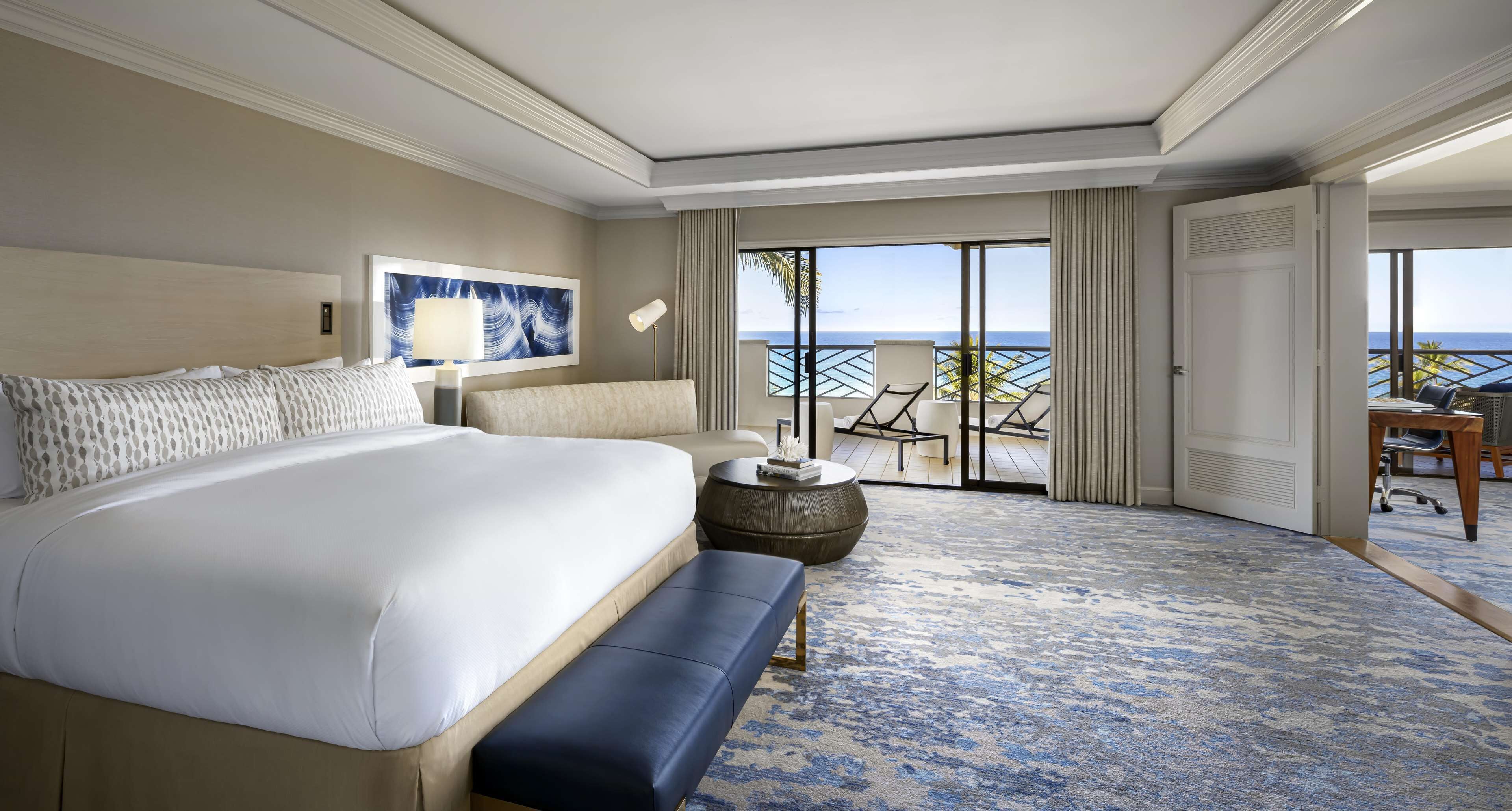 低刺激性寝具、セーフティボックス (室内)、デスク、ノートパソコン用作業スペース