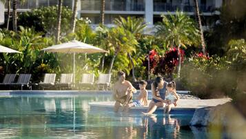Outdoor pool, cabanas (surcharge), pool umbrellas