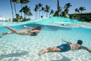 Outdoor pool, cabanas (surcharge), pool umbrellas - Fairmont Orchid (Kohala Coast)