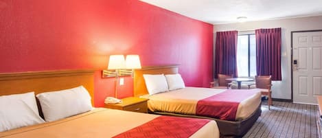 Skrivebord, skrivebord for bærbar PC og ekstrasenger (mot et tillegg)