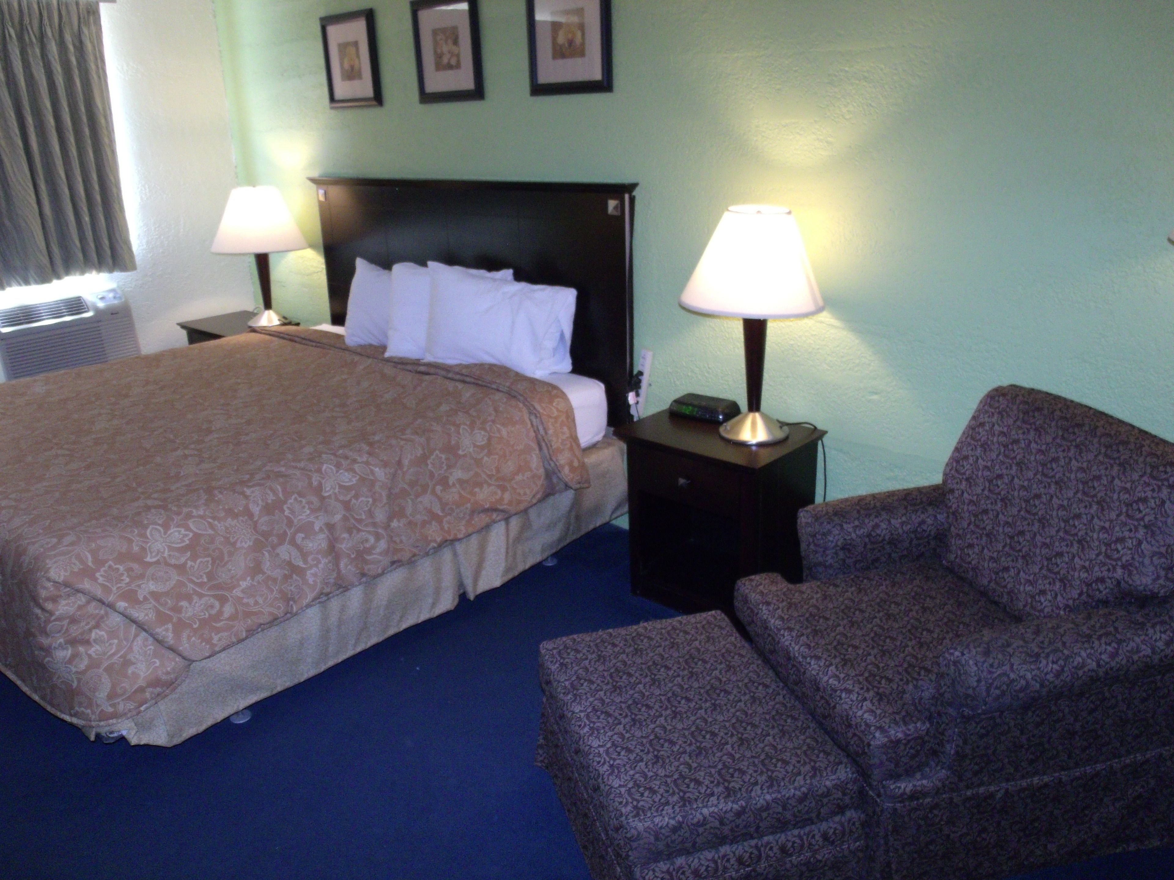 Työpöytä, pimennysverhot, silitysrauta/-lauta, ilmainen Wi-Fi