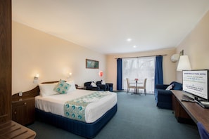 Standard-huone, poreamme (Spa Room) | Äänieristys, silitysrauta/-lauta, ilmainen Wi-Fi, vuodevaatteet