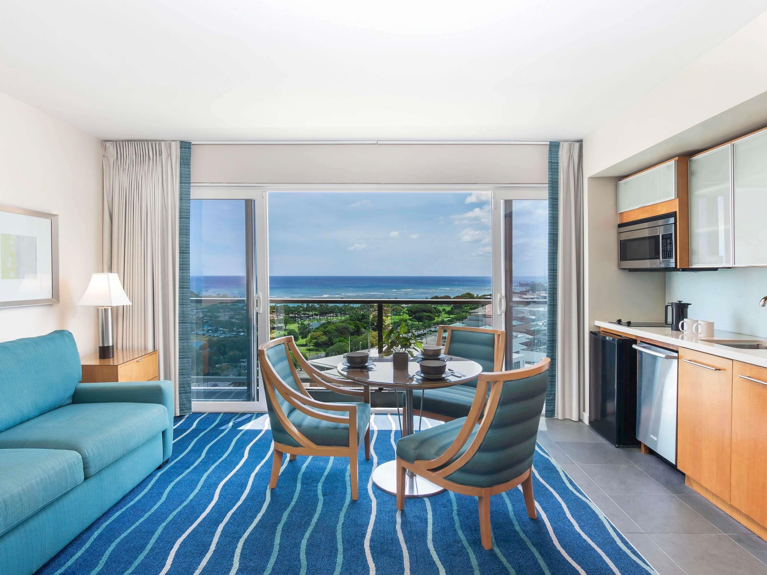 スイート 1 ベッドルーム オーシャンビュー | 高級寝具、セーフティボックス (室内)、デスク、遮光カーテン