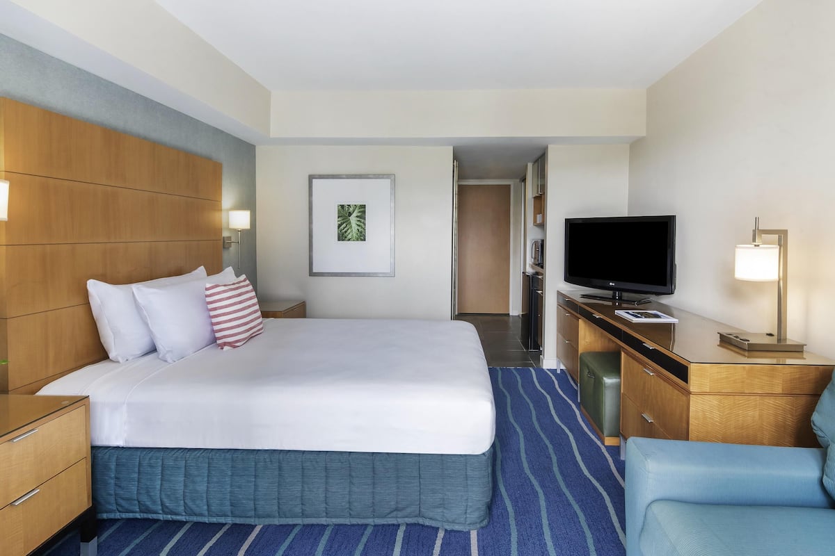 Kona Tower City View Room