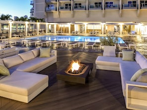 Outdoor pool, pool loungers