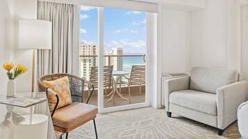 Waikiki Tower Ocean View room King Bed(Newly Renovated) | View from room