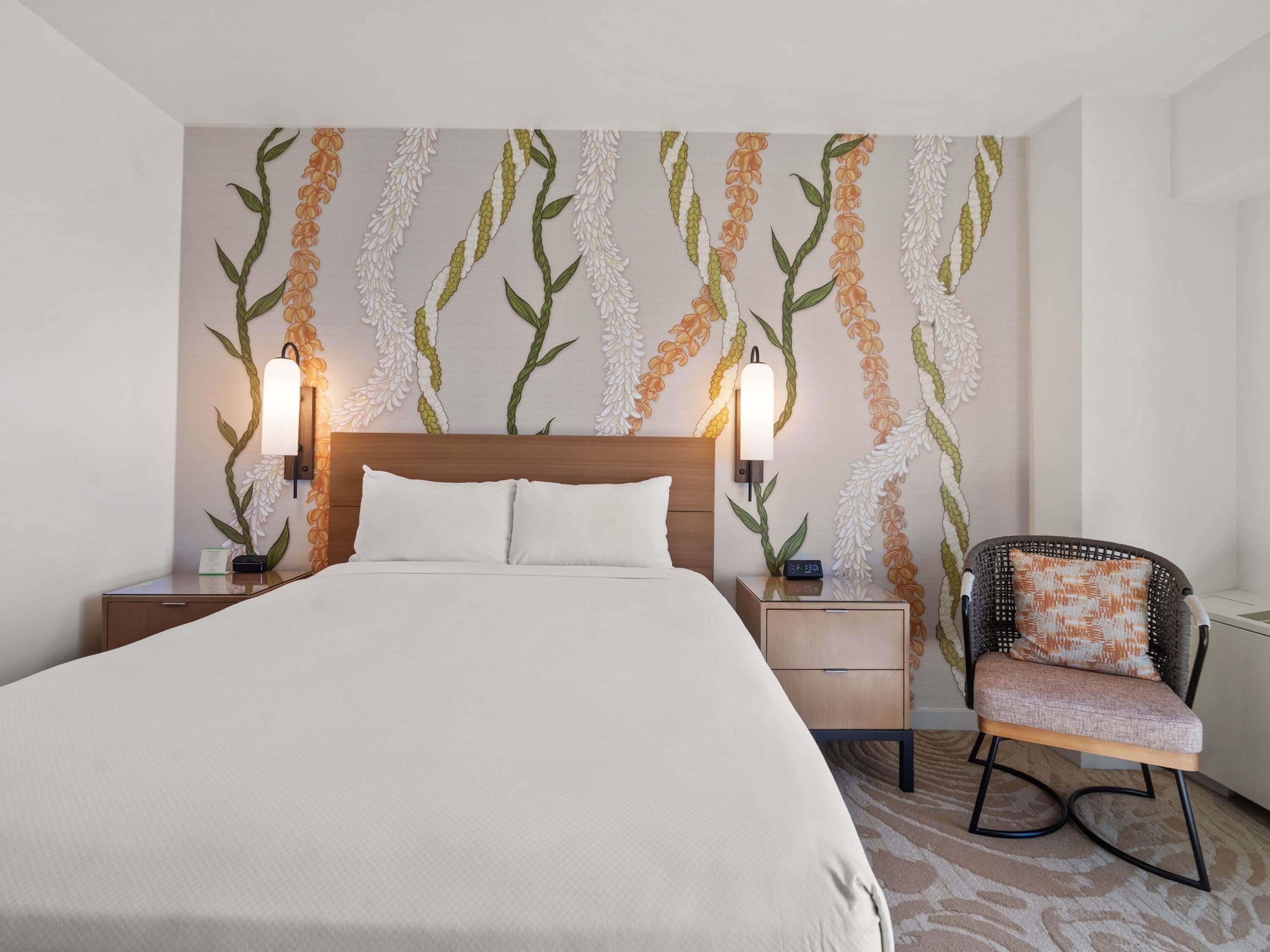 Premium-sengetøj, pengeskab på værelset, skrivebord