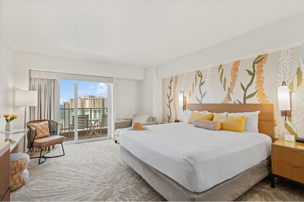 Premium bedding, in-room safe, desk, blackout curtains