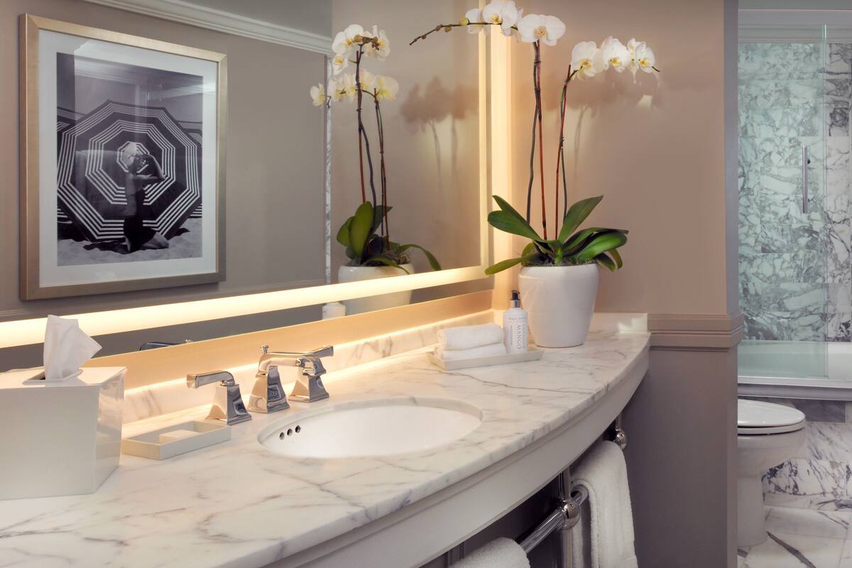 room, 1 king bed, beachfront | bathroom | rainfall showerhead, designer toiletries, hair dryer, bathrobes