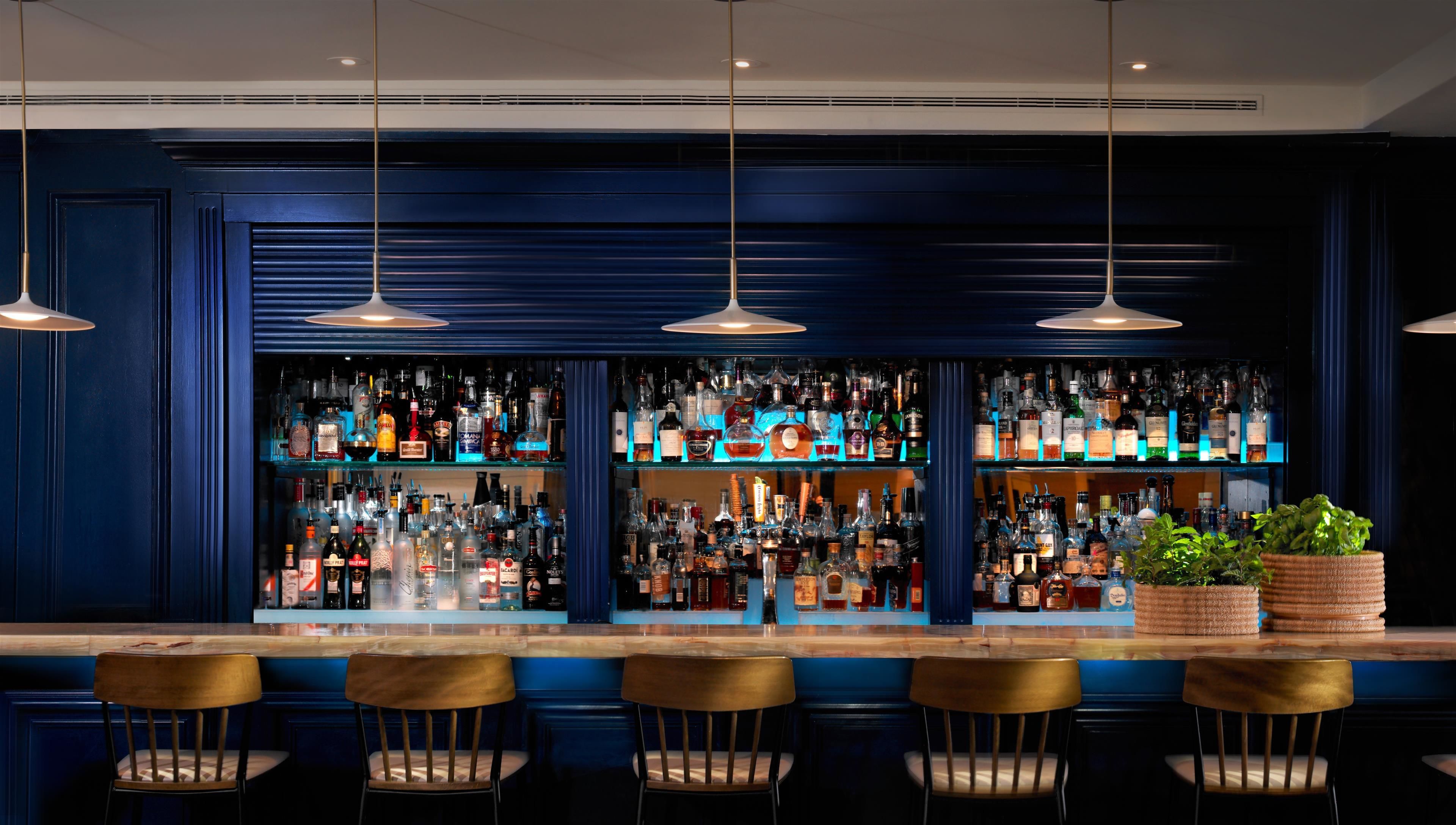 2 bars/lounges, poolside bar, beach bar