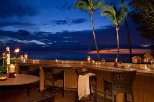 2 bars/lounges, poolside bar, beach bar