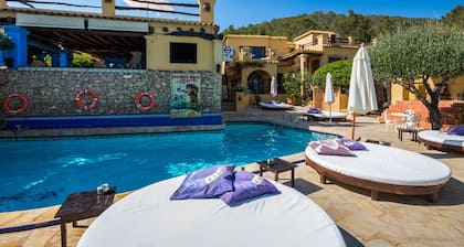 Pikes Ibiza - Adults Only