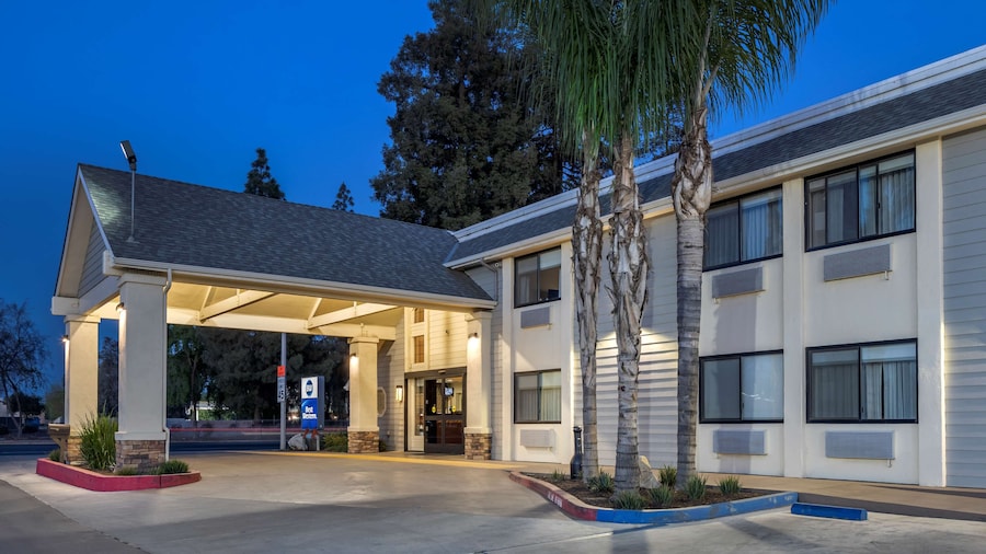 Best Western Town & Country Lodge
