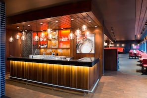 2 restaurants servant le déjeuner
