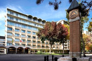 Exterior - Sheraton Cavalier Saskatoon Hotel (Saskatoon)