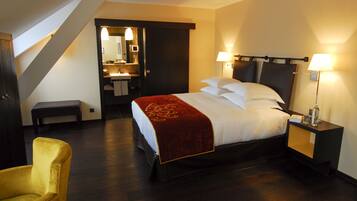 Junior Suite | Frette Italian sheets, premium bedding, minibar, in-room safe