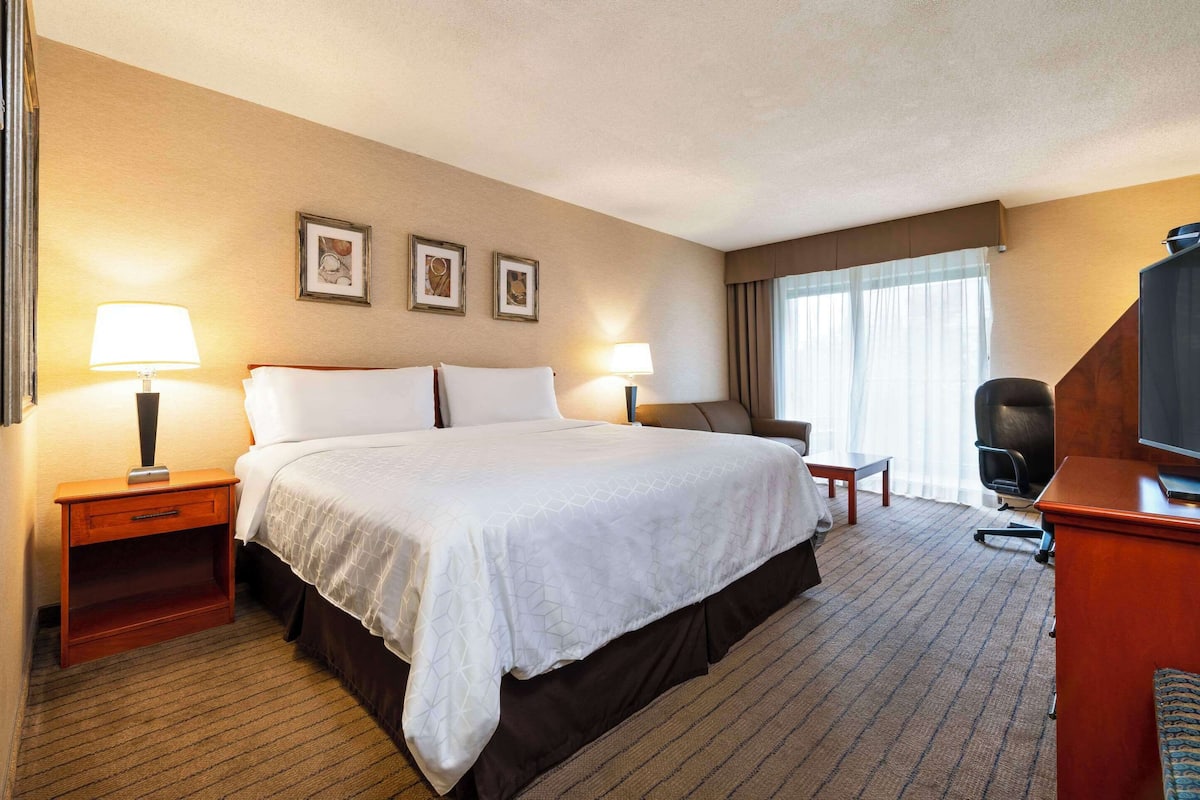 Premium bedding, pillow-top beds, desk, blackout curtains