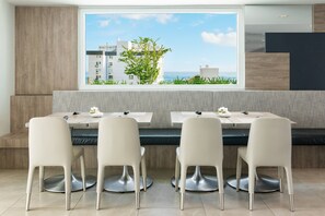 Lunch and dinner served, Spanish cuisine