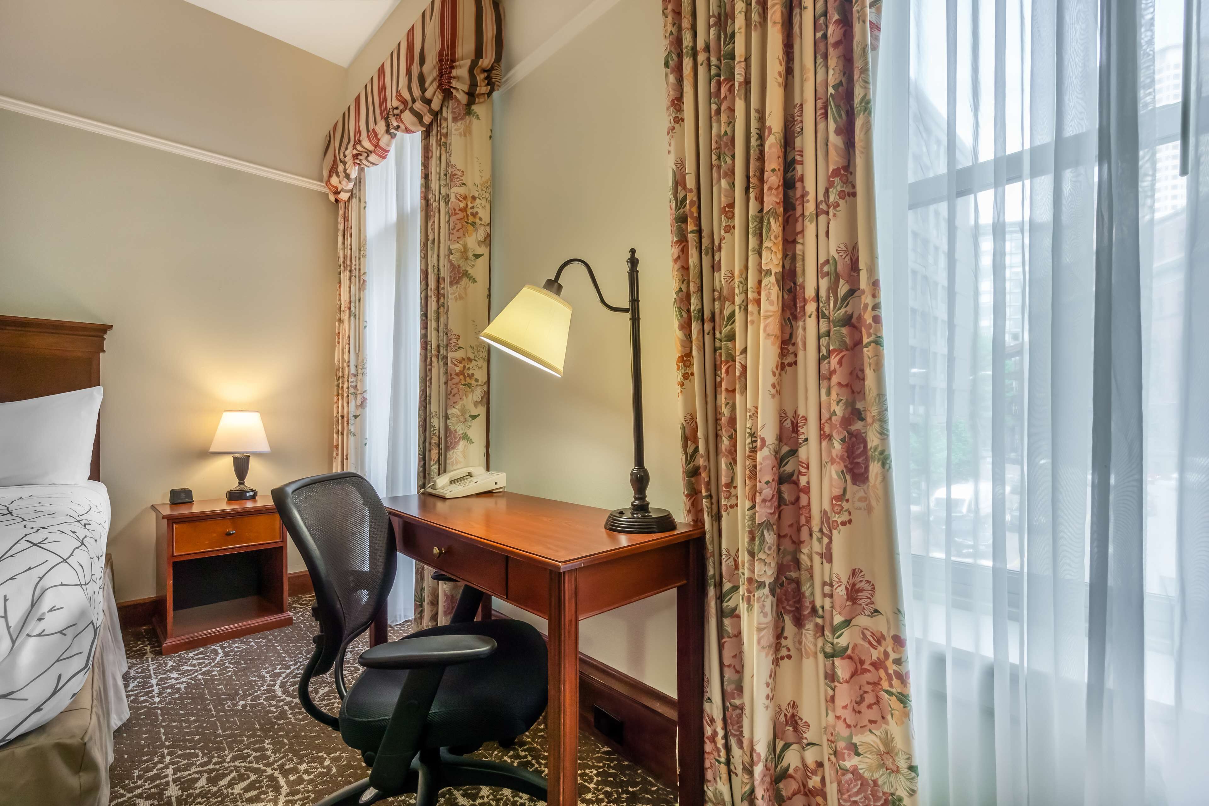 1 bedroom, premium bedding, in-room safe, desk