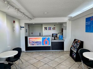 Lobby - Motel 6 West Monroe, LA (West Monroe)